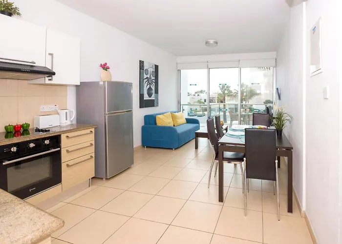 Bliss - Coralli Beachfront Apartamento Protaras